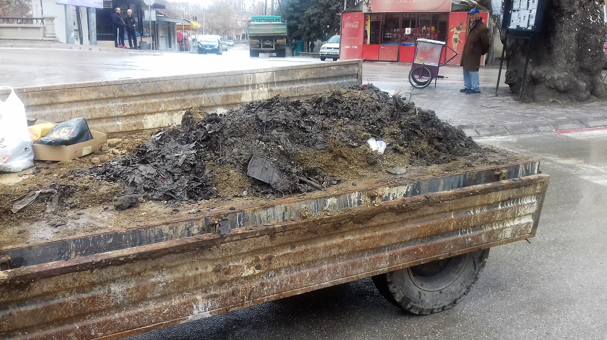 JП Комуналец Кавадарци / Чистење на атмосферски шахти