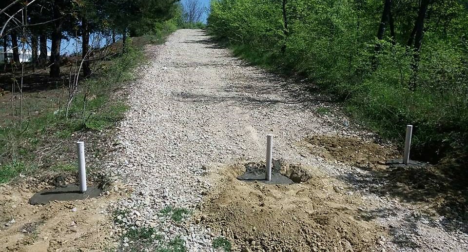 (Фото)  Не - за автомобили и мотоцикли во паркот