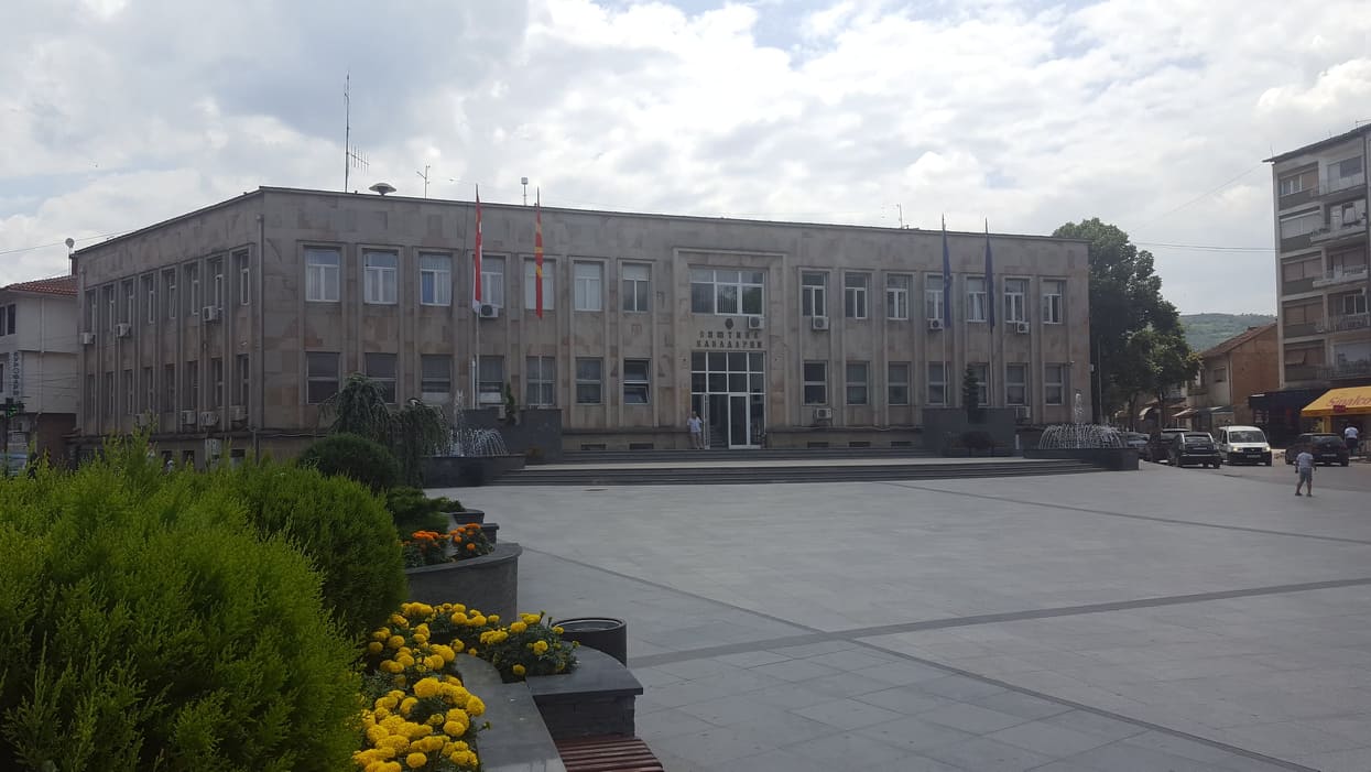 ЛС-Кавадарци / Обележување на паркинг места  на Булевар Кочо Рацин