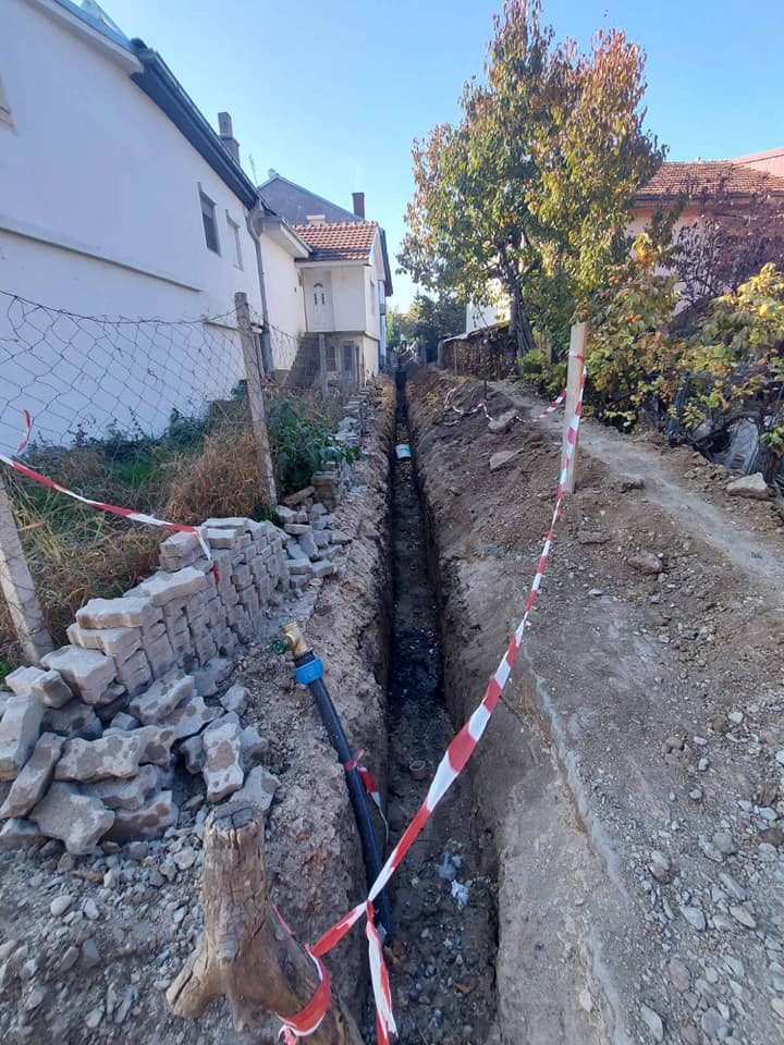Реконструкција на водоводна и фекална канализација на крак на ул. „Ѓорѓи Соколов“.