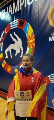 СТЕФАНИ НИКОЛОВА ОСВОИ СРЕБРО НА БАЛКАНИЈАДАТА