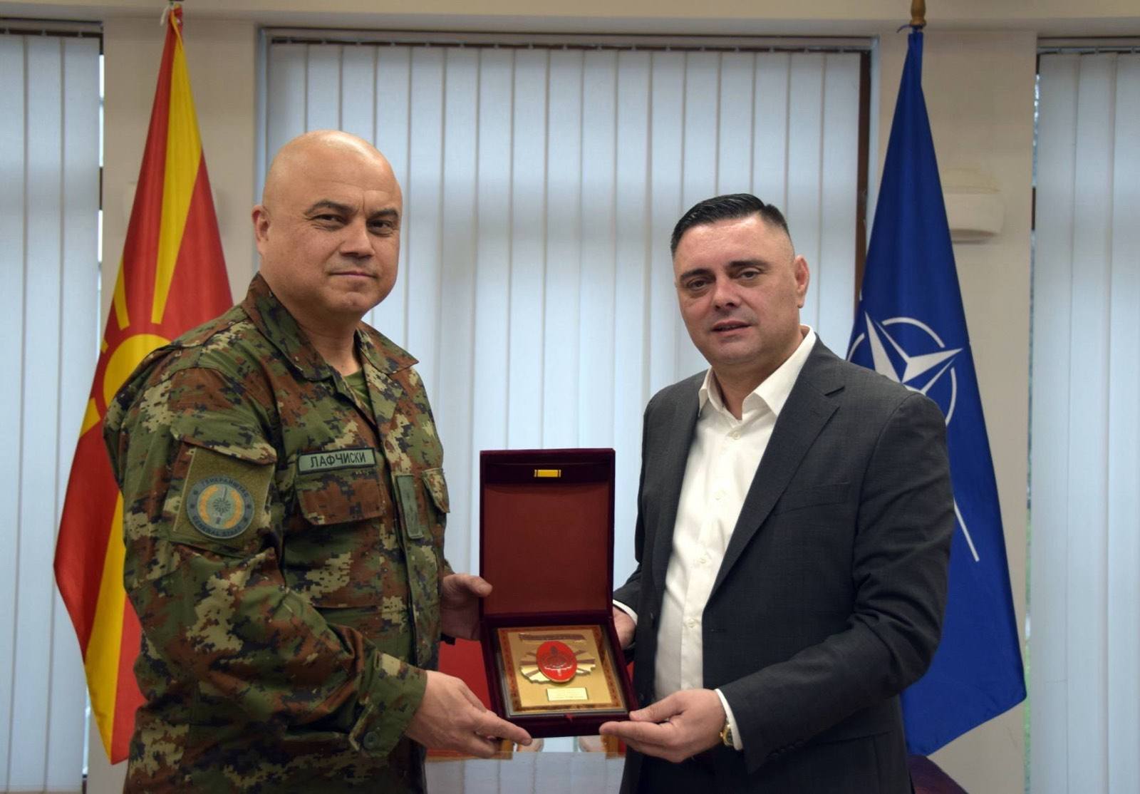 Голема плакета на Армијата на градоначалникот Митко Јанчев.